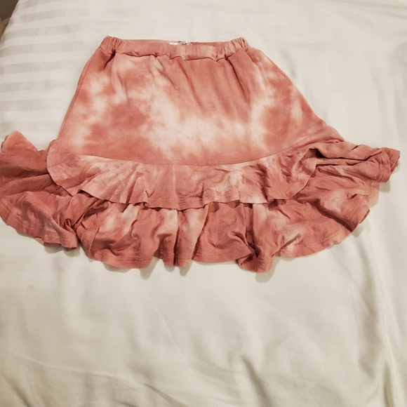 2 piece skirt and top set from Area code 407 - Picture 3 of 3